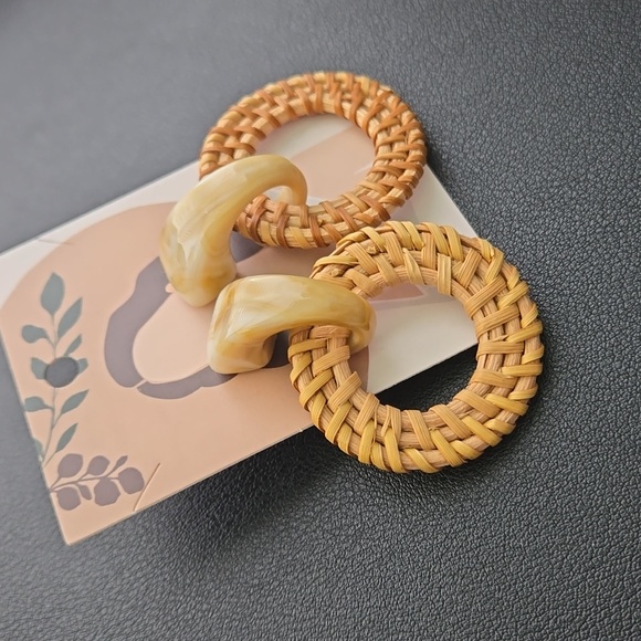 Wicker & Enamel Post Earrings, NWT - Picture 9 of 9